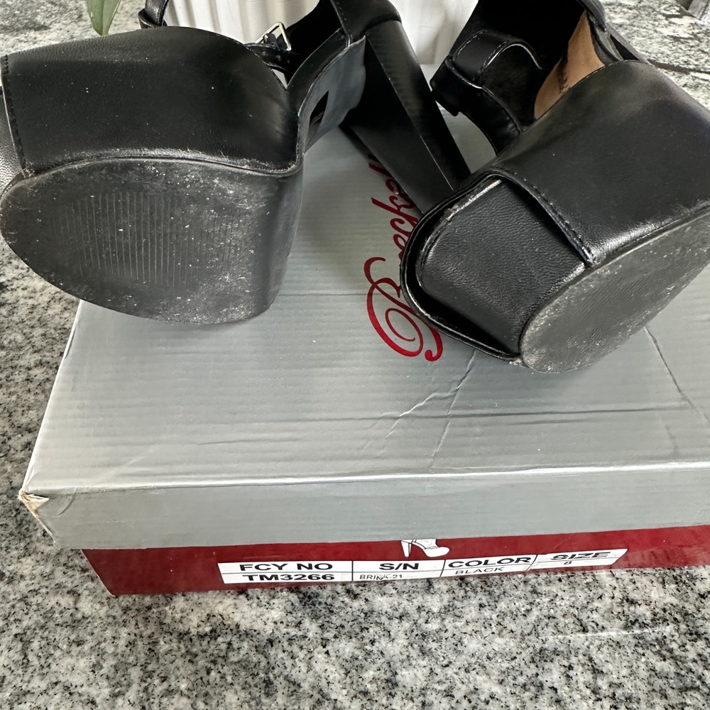 Black Heels - Picture 3 of 4